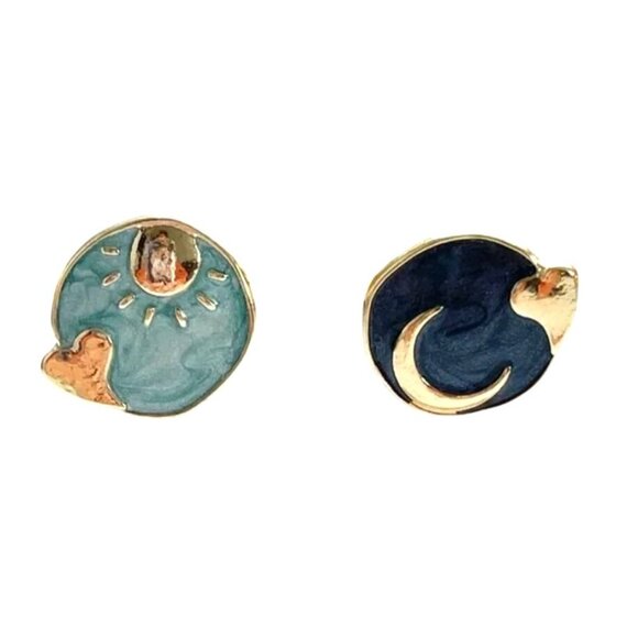 Sun and Moon Round Earrings Never used Post Celestial - Picture 1 of 6